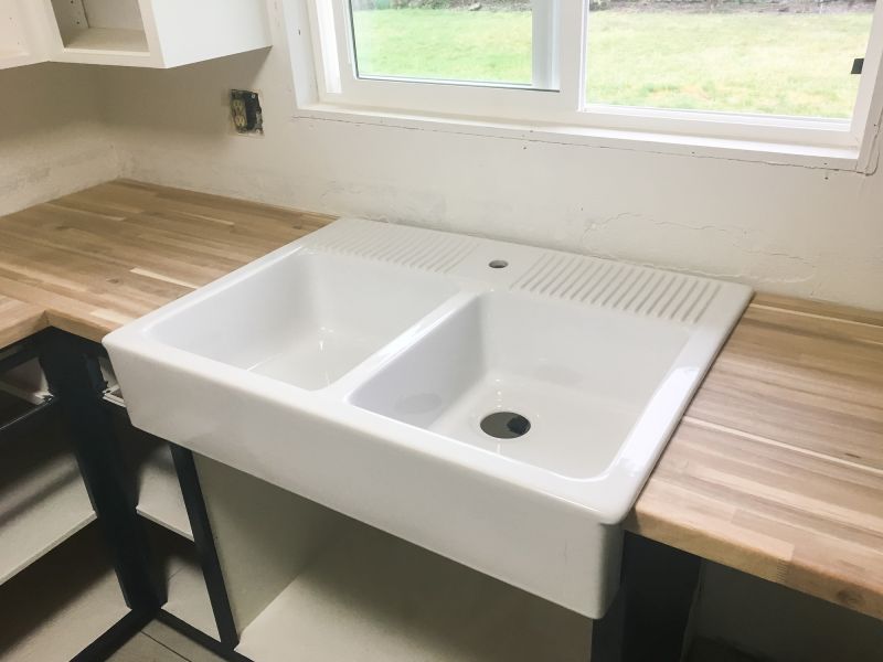 Elegant Farmhouse Sink Setup